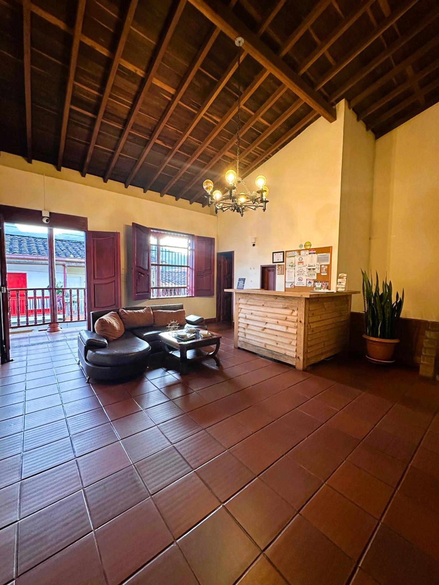 La Casa De Las Flores Hostal Jardín Exteriör bild