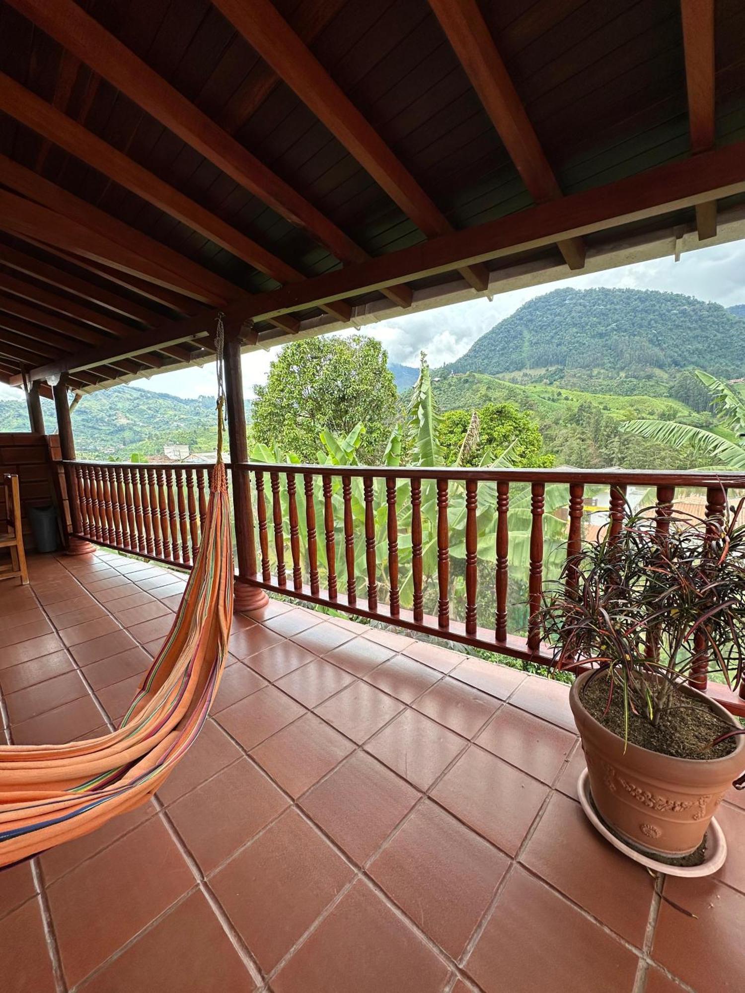 La Casa De Las Flores Hostal Jardín Exteriör bild