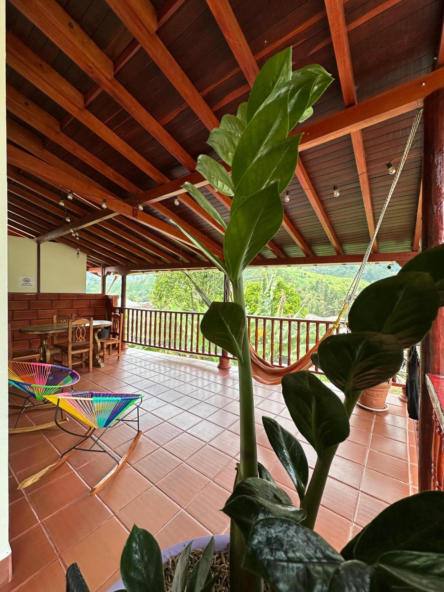 La Casa De Las Flores Hostal Jardín Exteriör bild